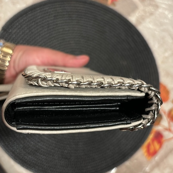 NWT Andrew Marc New York wallet color white - Picture 9 of 11